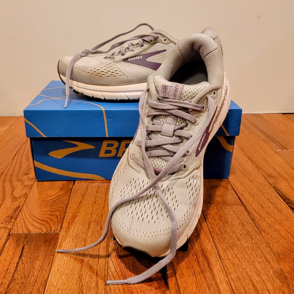 Brooks Ariel '20 - Women's Road Running Sneakers - Size 7.5 B (M) - Gray - GUC